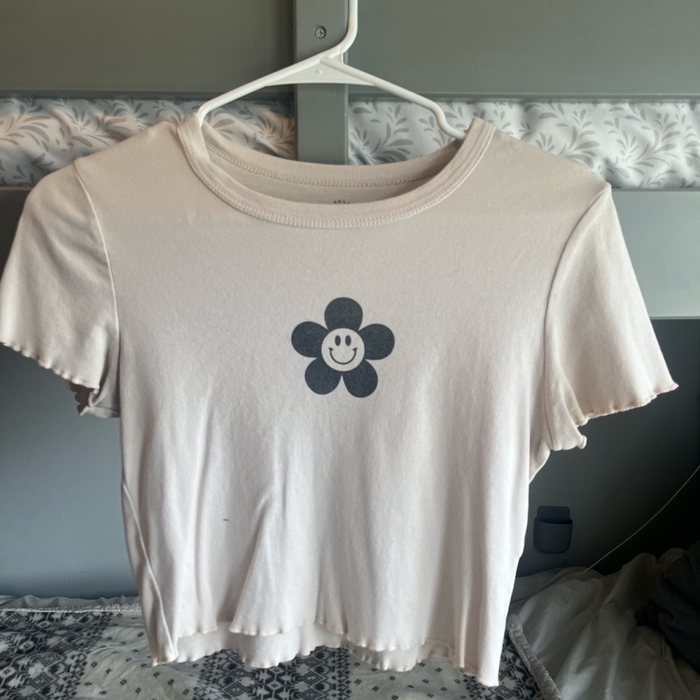 Smiley Flower Pacsun Crop top